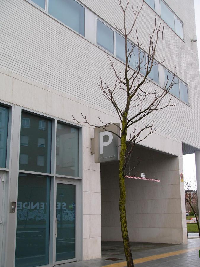 Gran Hotel Lakua Vitoria-Gasteiz Exterior foto The P-sign