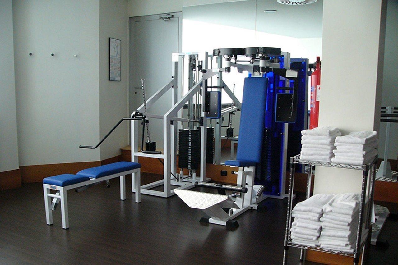 Gran Hotel Lakua Vitoria-Gasteiz Exterior foto A leg press machine