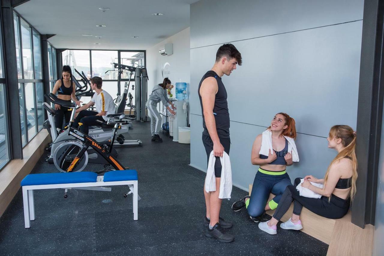 Gran Hotel Lakua Vitoria-Gasteiz Exterior foto The gym at the University of Novi Sad